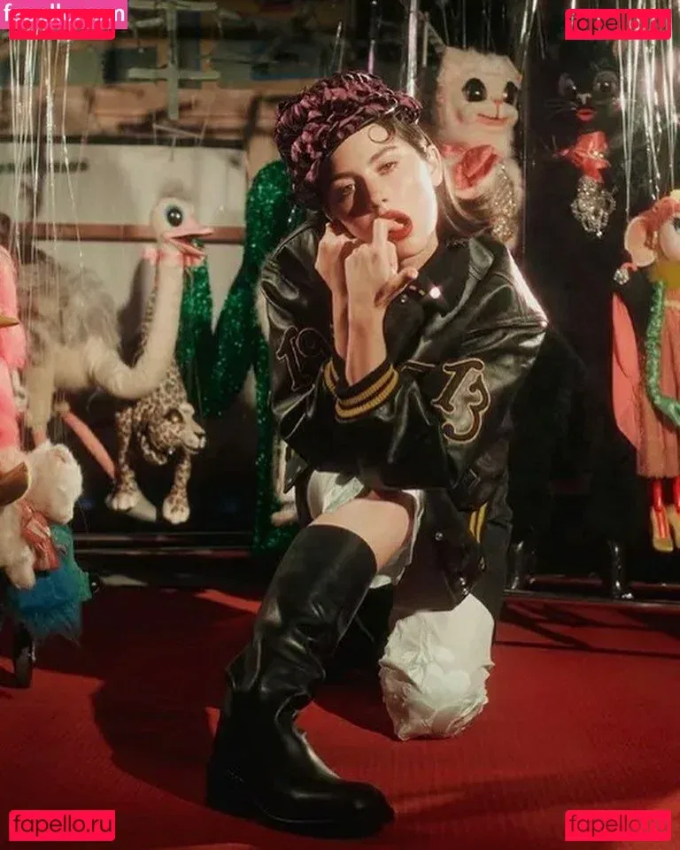 Gracie Abrams Onlyfans Photo Gallery 