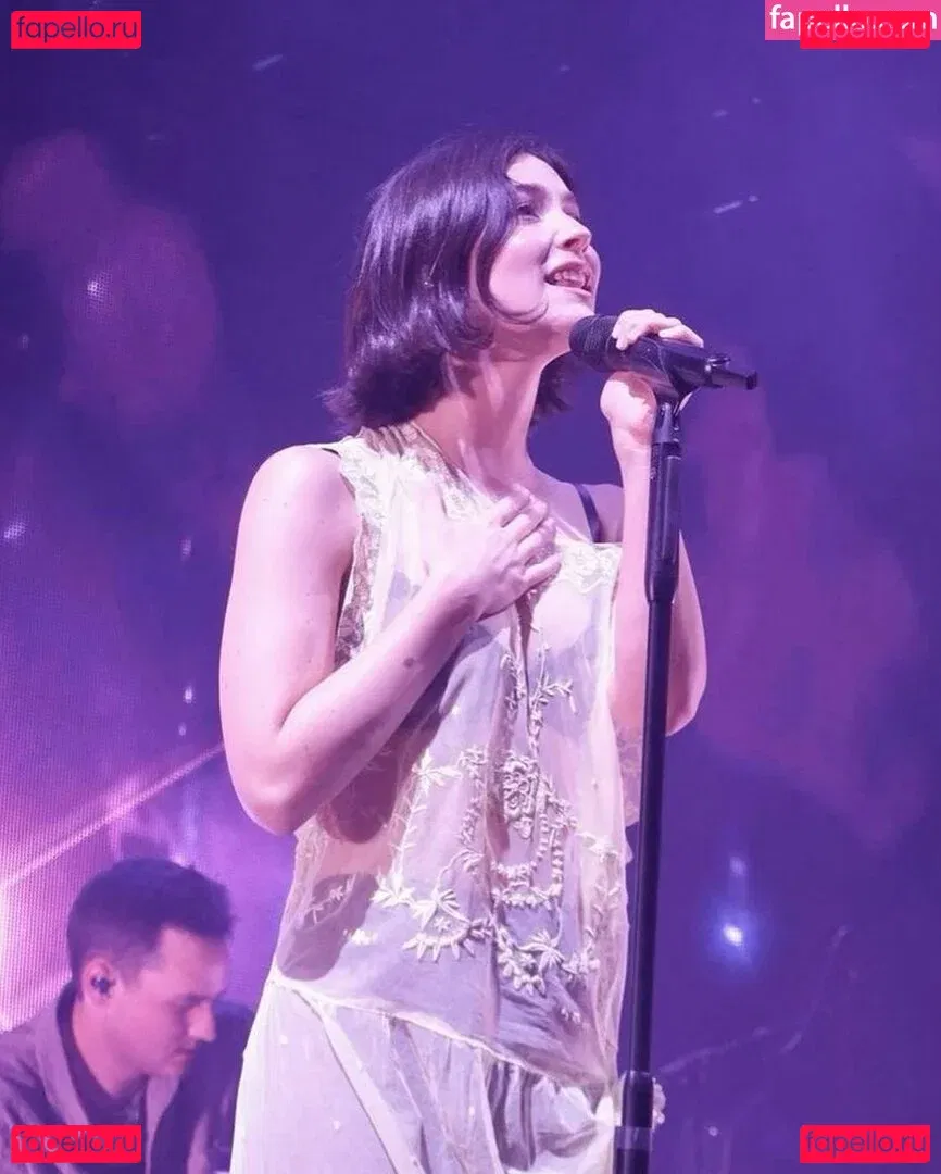 Gracie Abrams Onlyfans Photo Gallery 