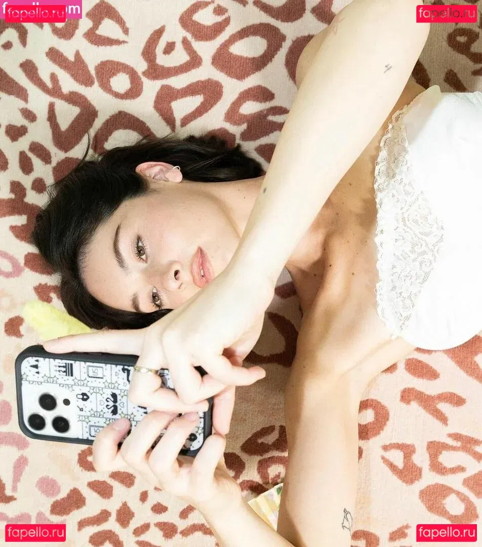 Gracie Abrams Onlyfans Photo Gallery 