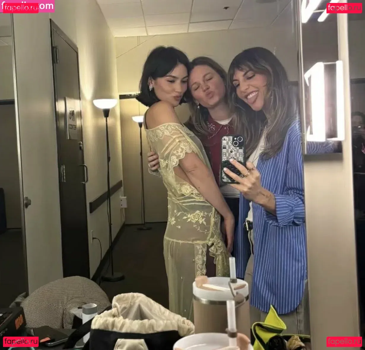 Gracie Abrams Onlyfans Photo Gallery 