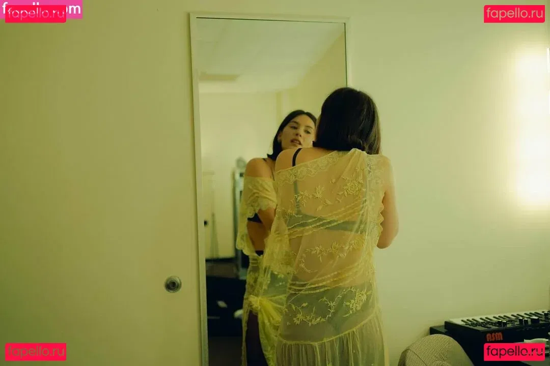 Gracie Abrams Onlyfans Photo Gallery 