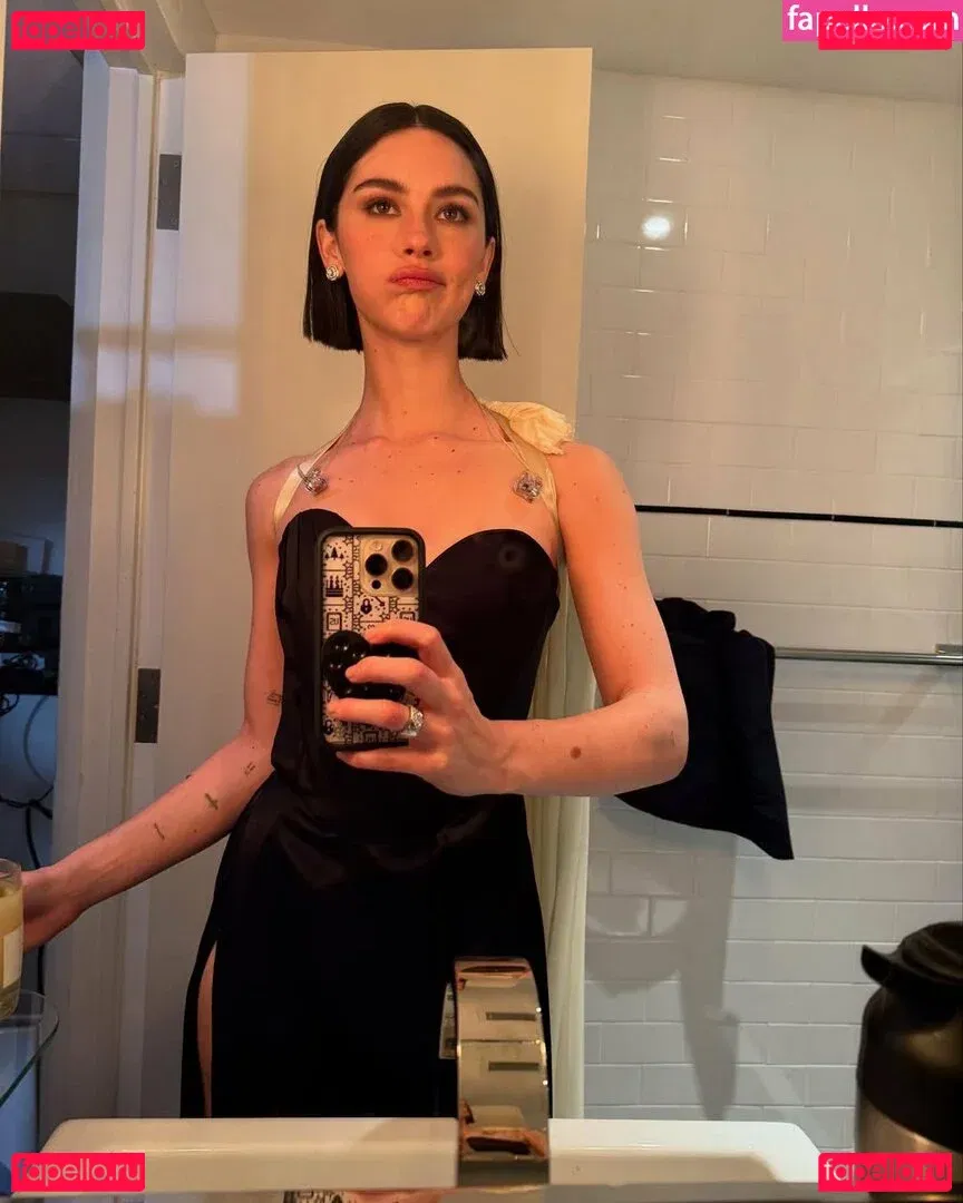 Gracie Abrams Onlyfans Photo Gallery 