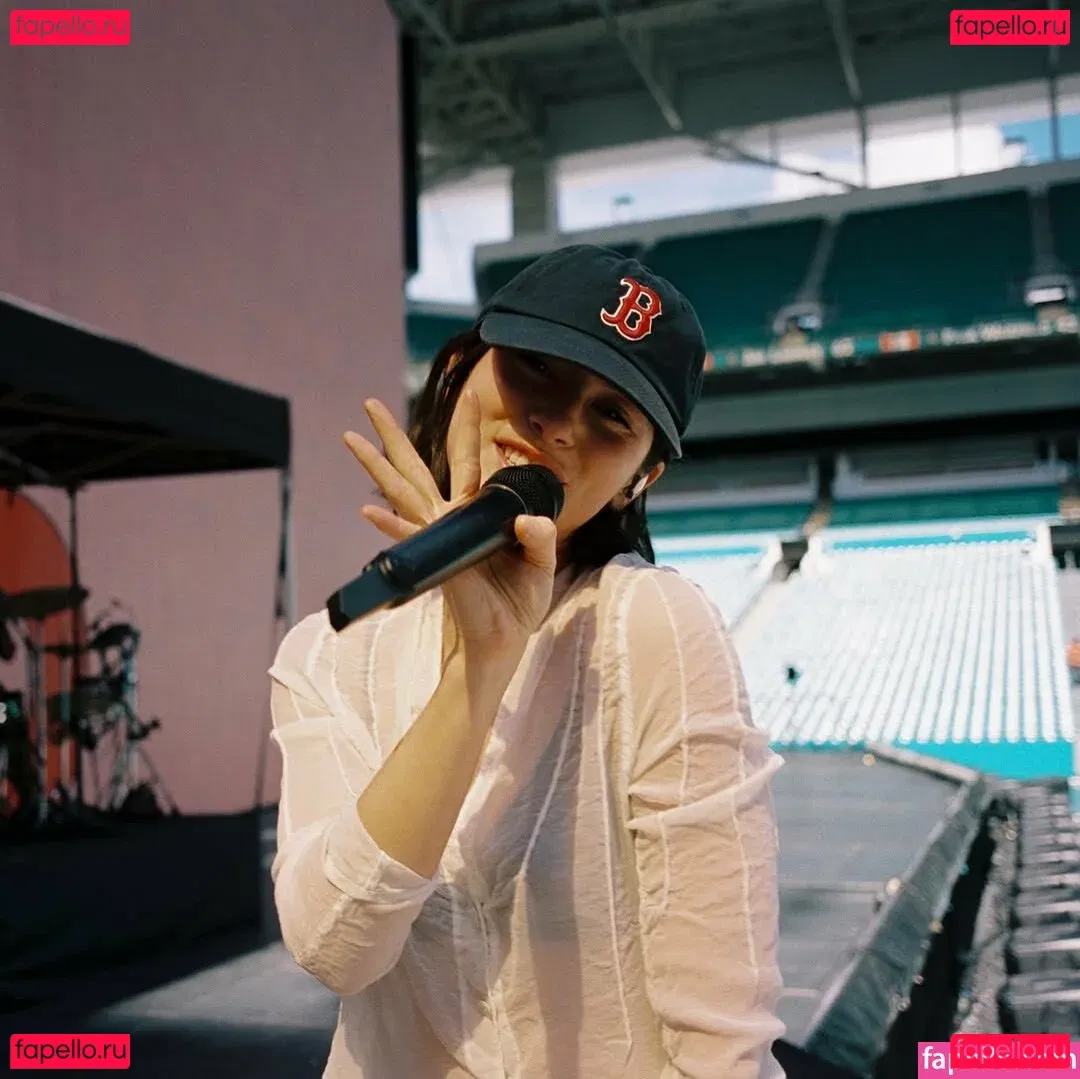 Gracie Abrams Onlyfans Photo Gallery 