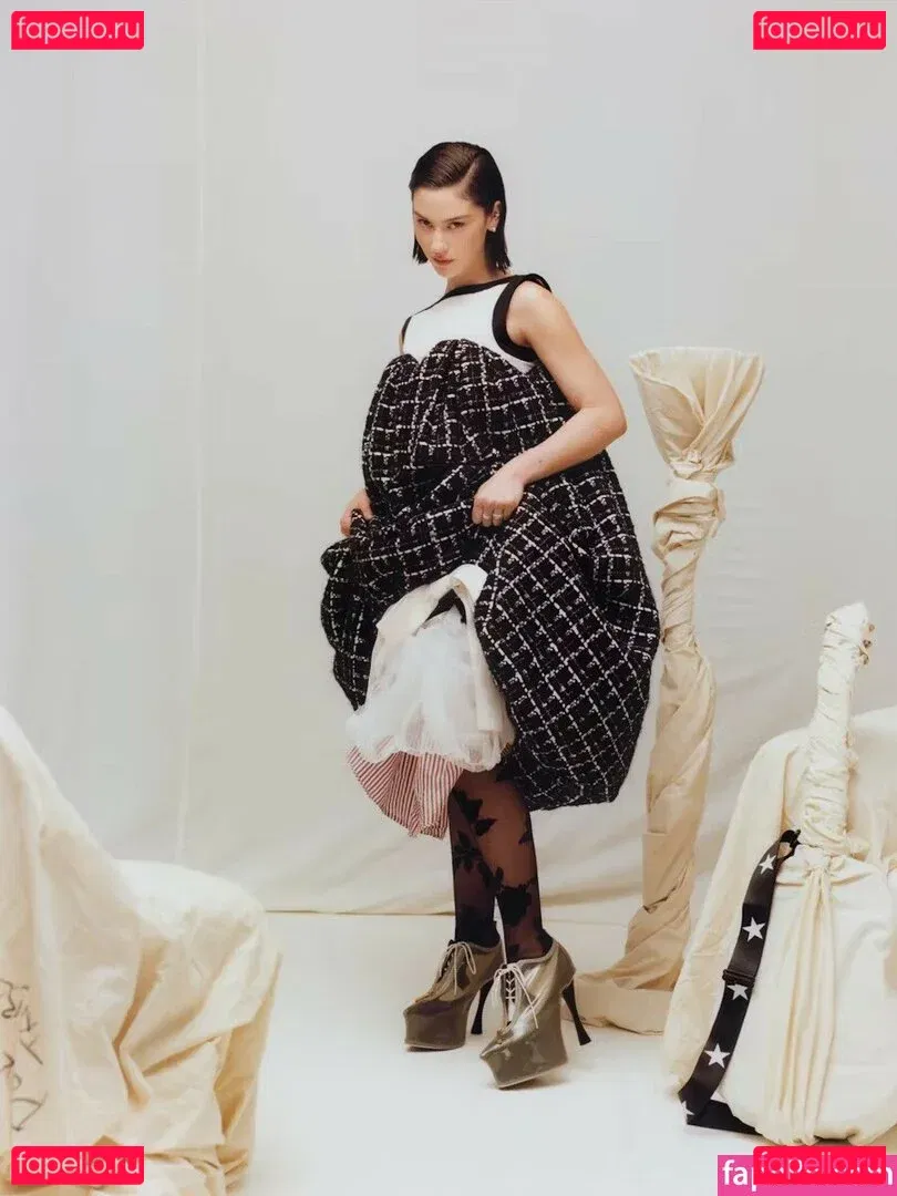 Gracie Abrams Onlyfans Photo Gallery 