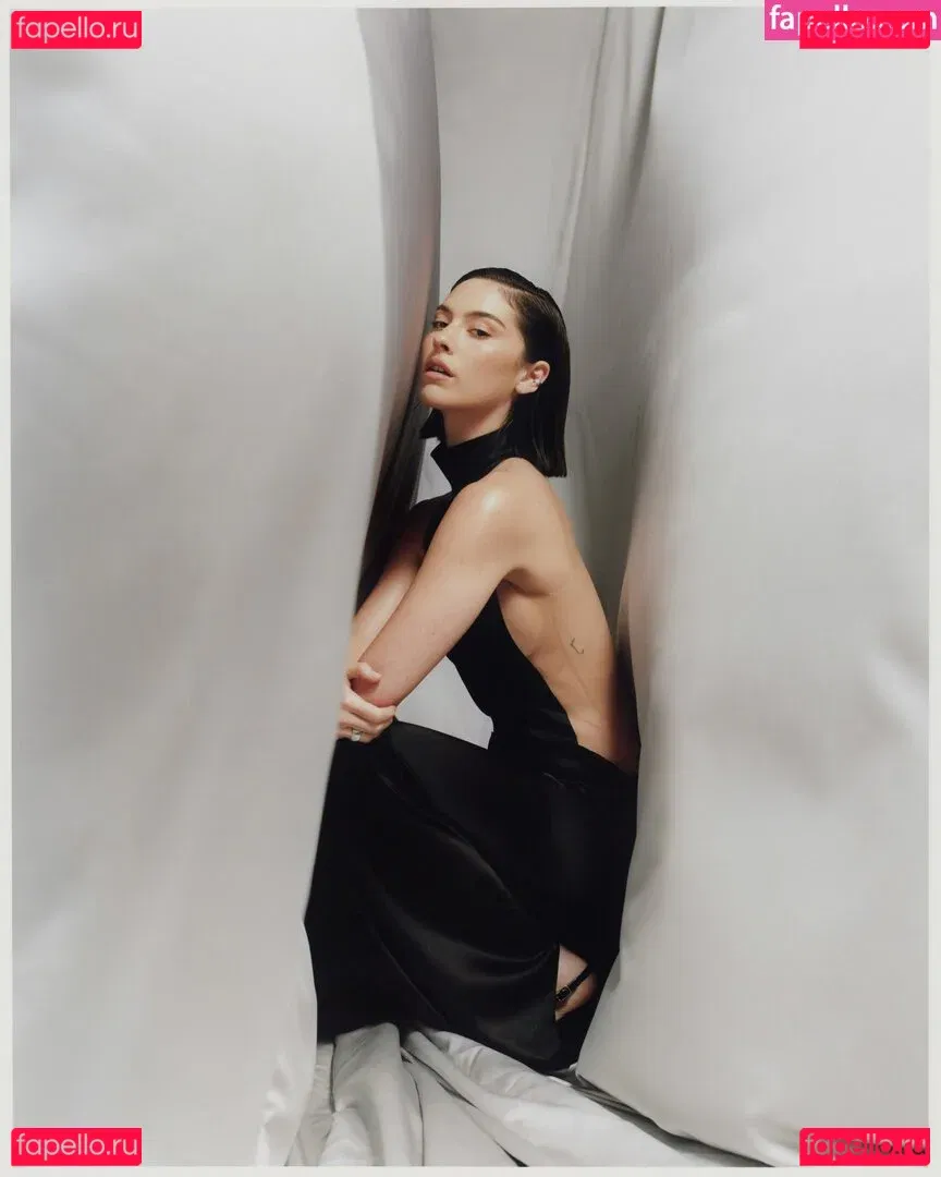 Gracie Abrams Onlyfans Photo Gallery 