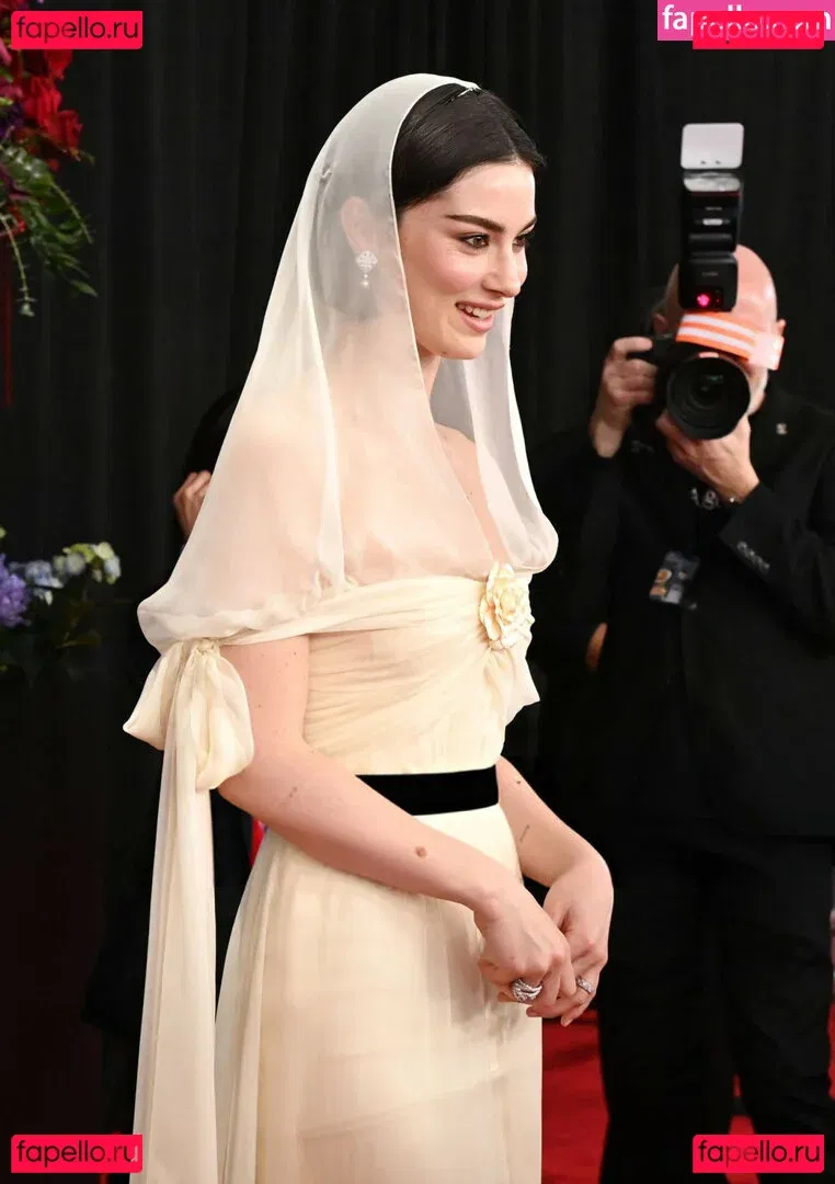 Gracie Abrams Onlyfans Photo Gallery 