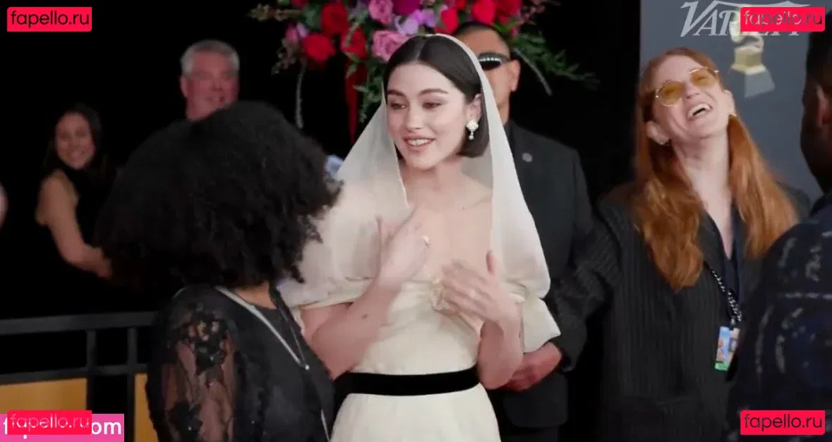 Gracie Abrams Onlyfans Photo Gallery 