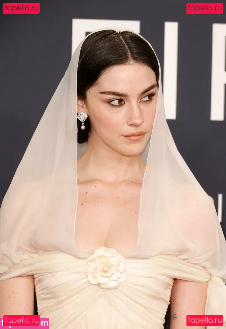 Gracie Abrams Onlyfans Photo Gallery 