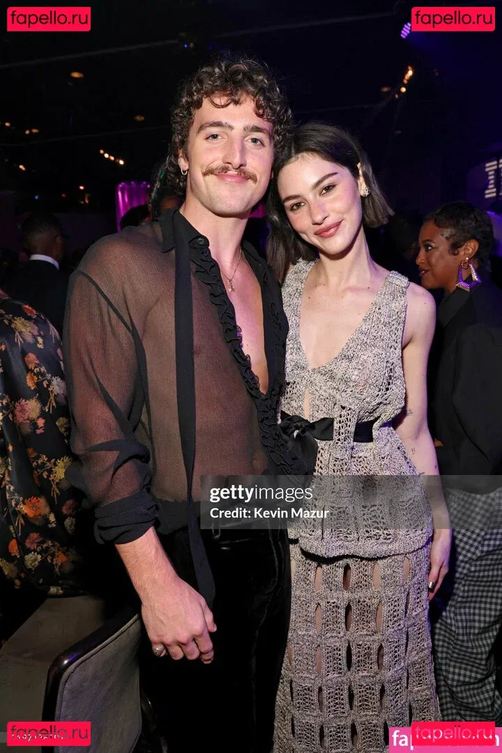 Gracie Abrams Onlyfans Photo Gallery 