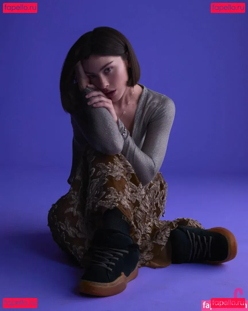 Gracie Abrams Onlyfans Photo Gallery 