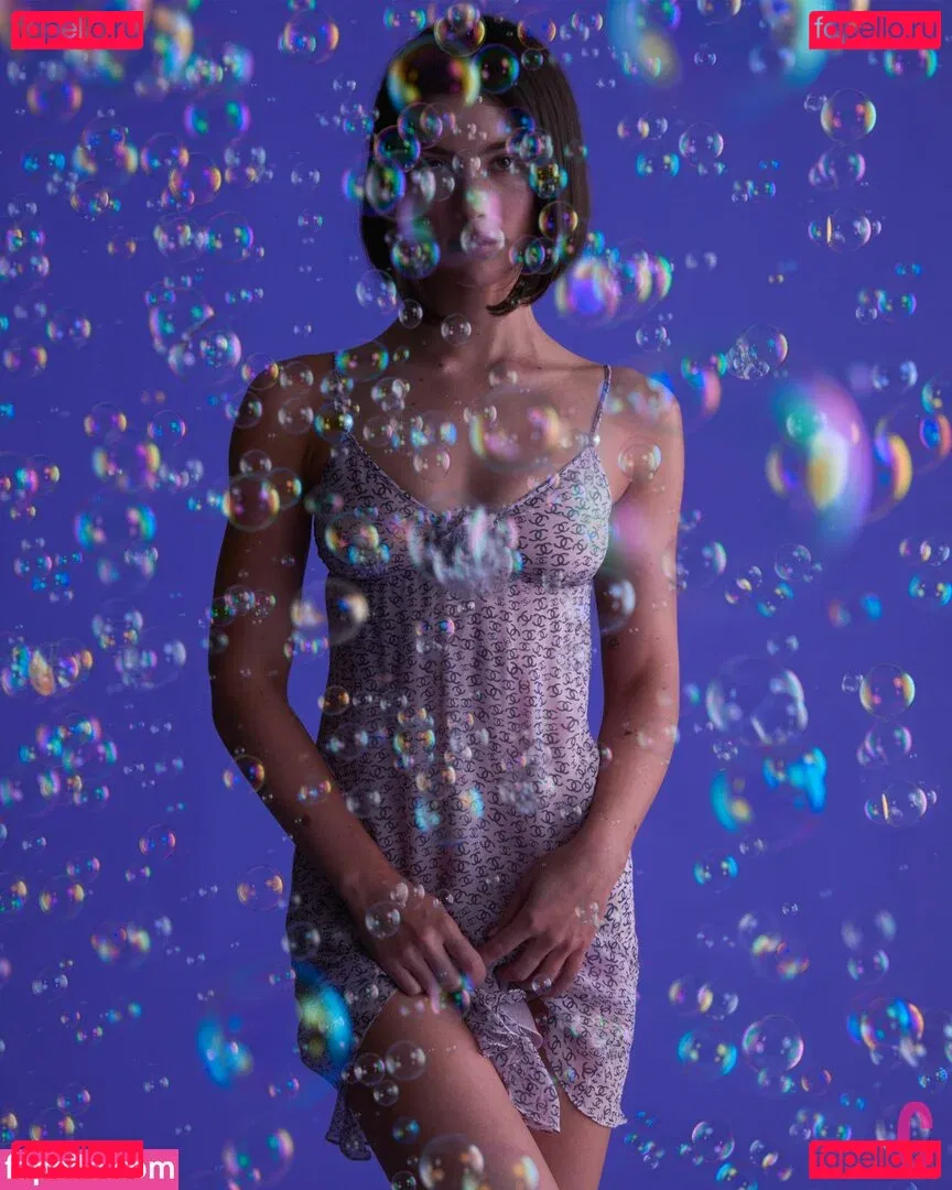 Gracie Abrams Onlyfans Photo Gallery 