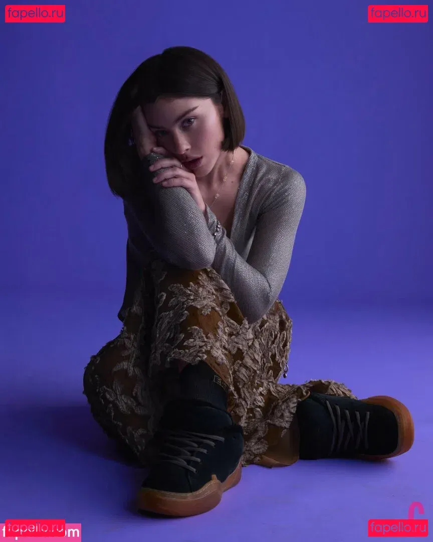 Gracie Abrams Onlyfans Photo Gallery 