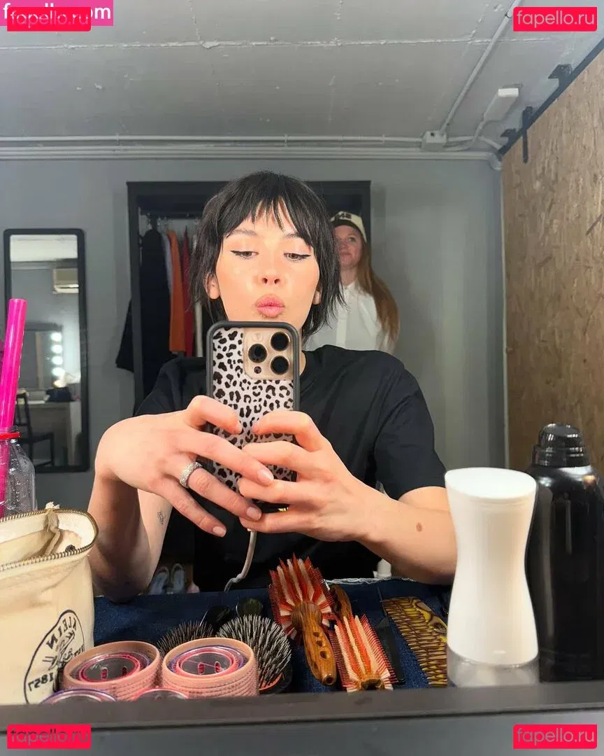 Gracie Abrams Onlyfans Photo Gallery 