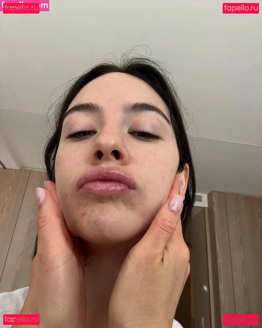 Gracie Abrams Onlyfans Photo Gallery 