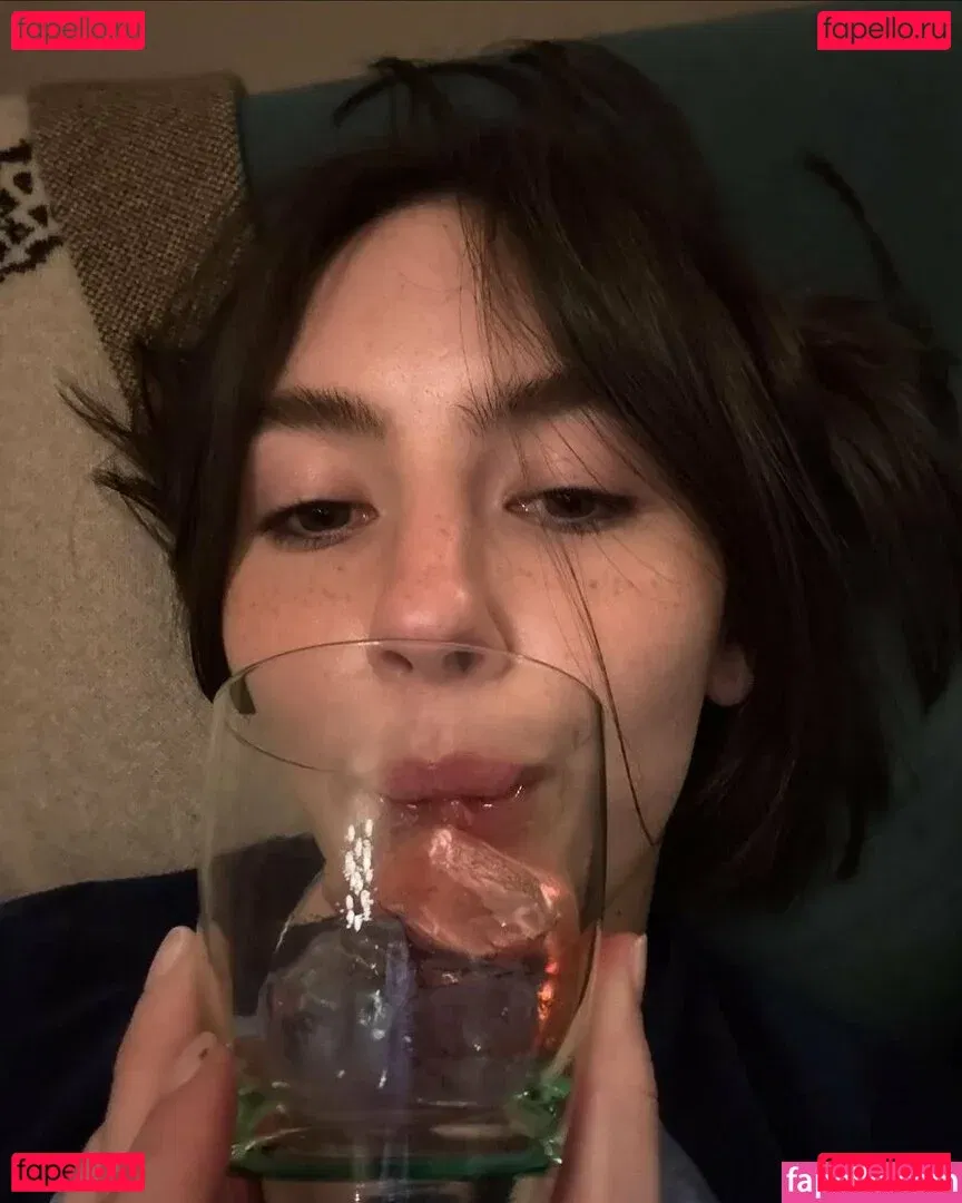 Gracie Abrams Onlyfans Photo Gallery 