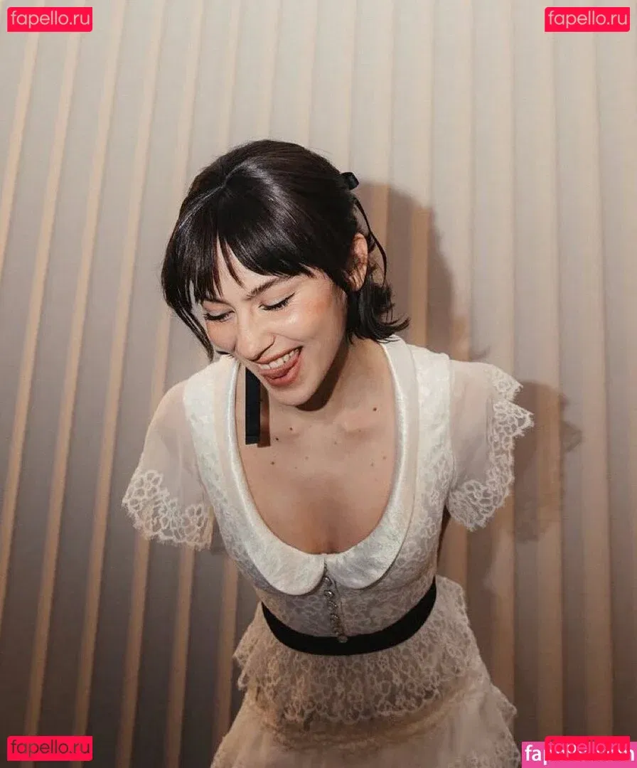 Gracie Abrams Onlyfans Photo Gallery 