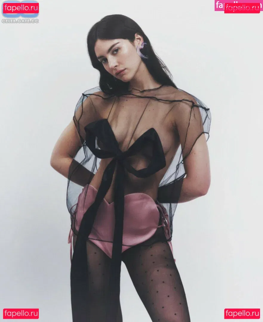 Gracie Abrams Onlyfans Photo Gallery 