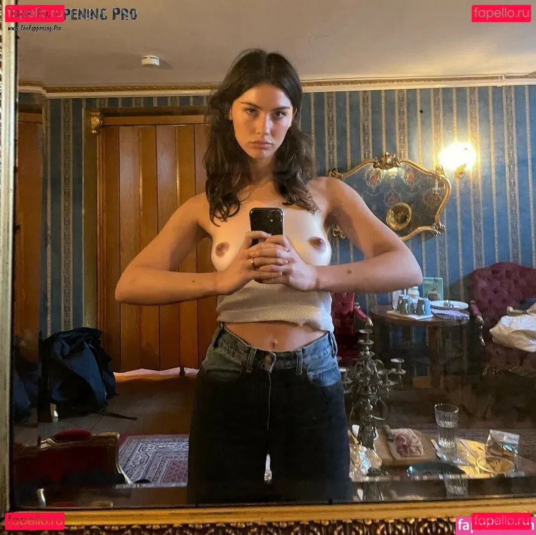 Gracie Abrams Onlyfans Photo Gallery 