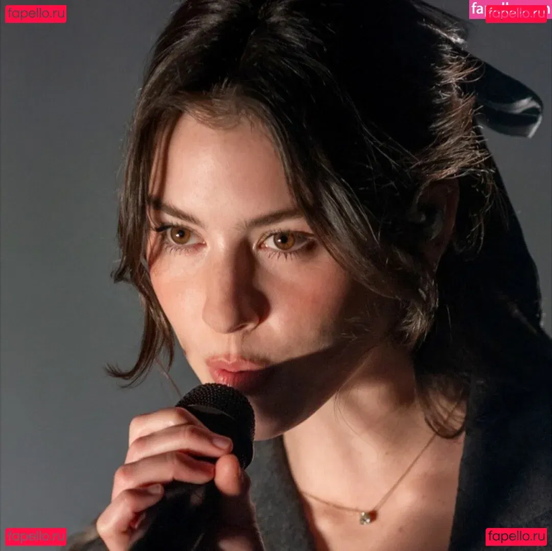 Gracie Abrams Onlyfans Photo Gallery 