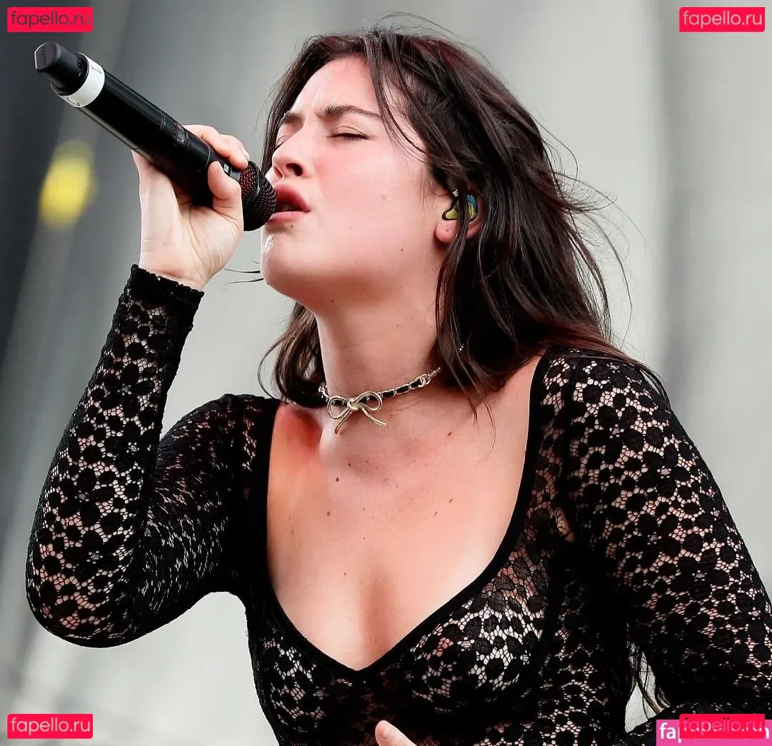 Gracie Abrams Onlyfans Photo Gallery 