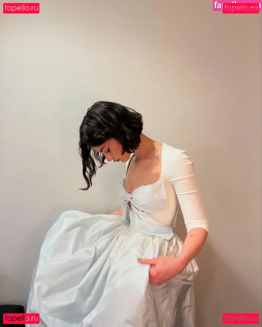 Gracie Abrams Onlyfans Photo Gallery 