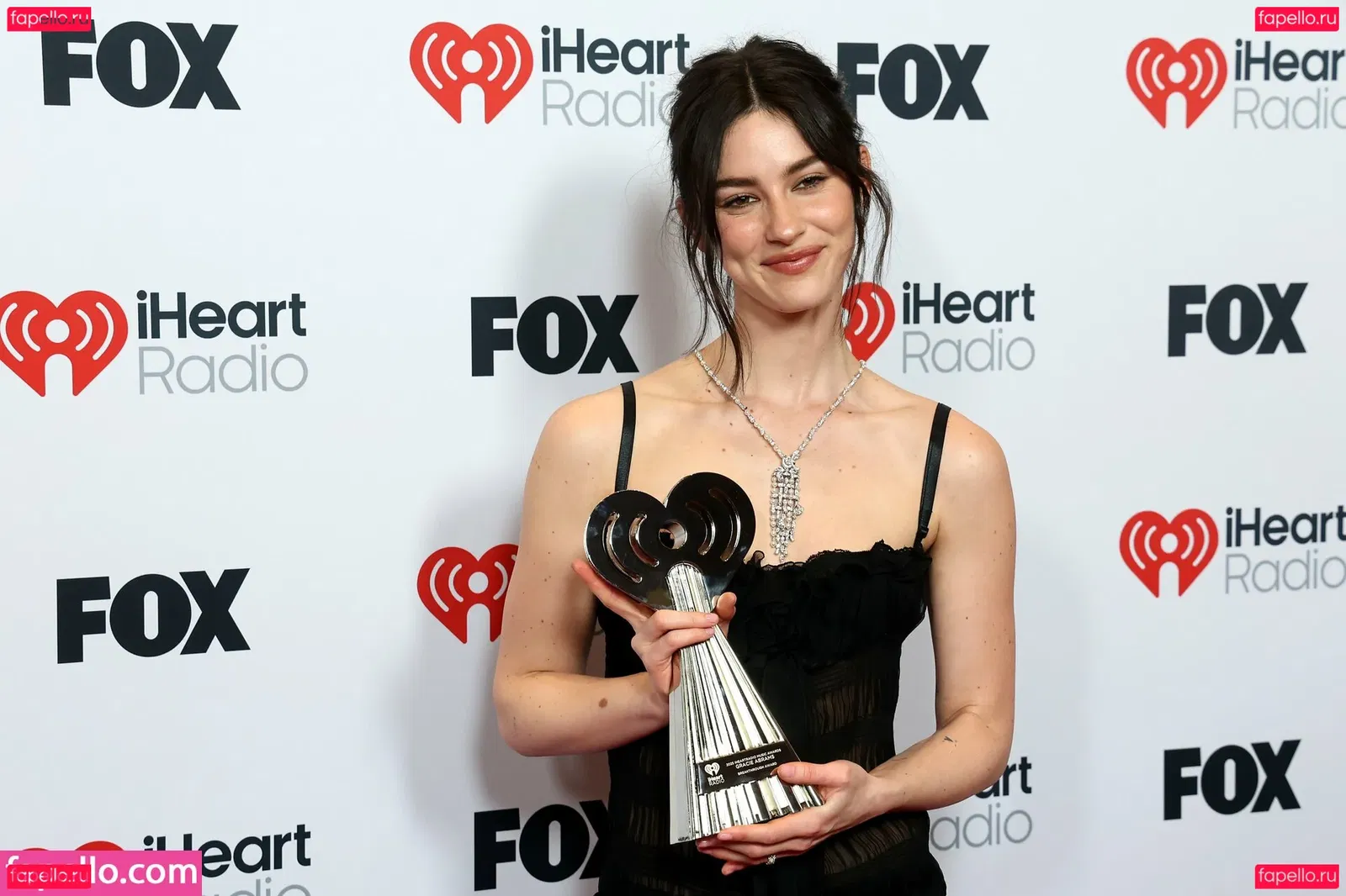 Gracie Abrams Onlyfans Photo Gallery 