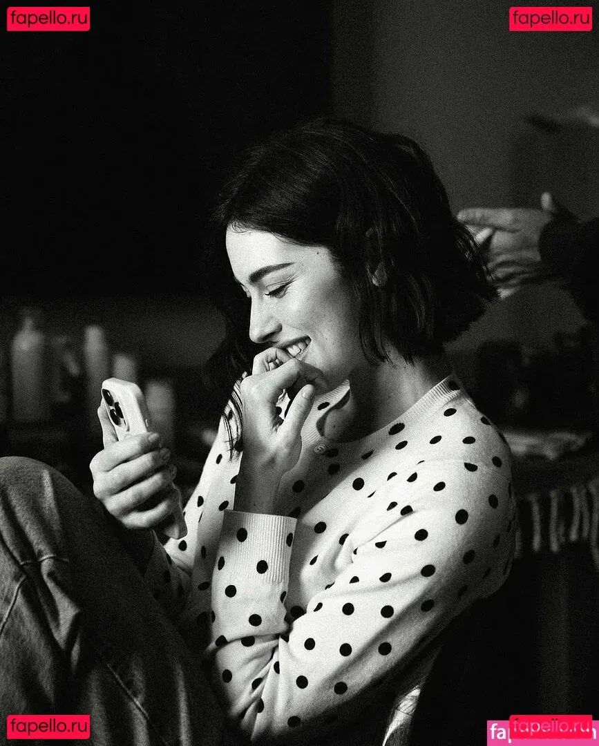 Gracie Abrams Onlyfans Photo Gallery 