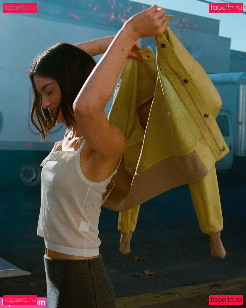 Gracie Abrams Onlyfans Photo Gallery 