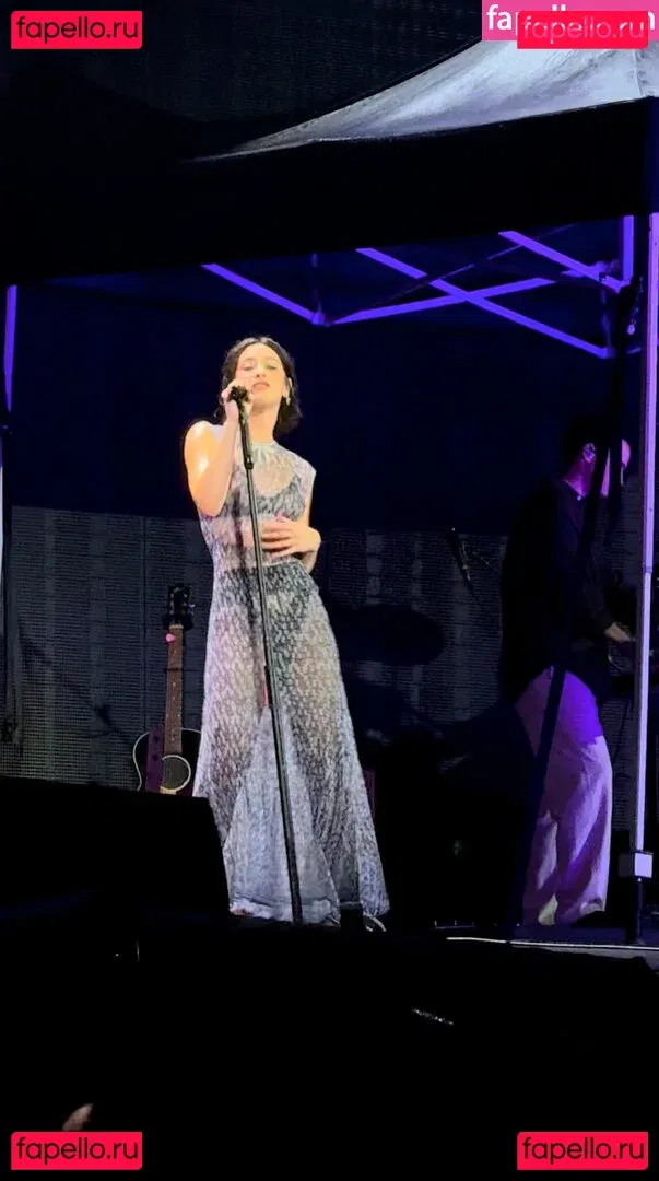 Gracie Abrams Onlyfans Photo Gallery 