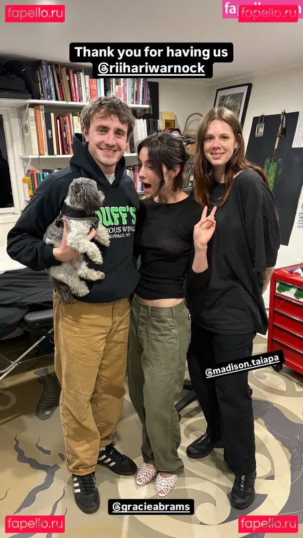 Gracie Abrams Onlyfans Photo Gallery 