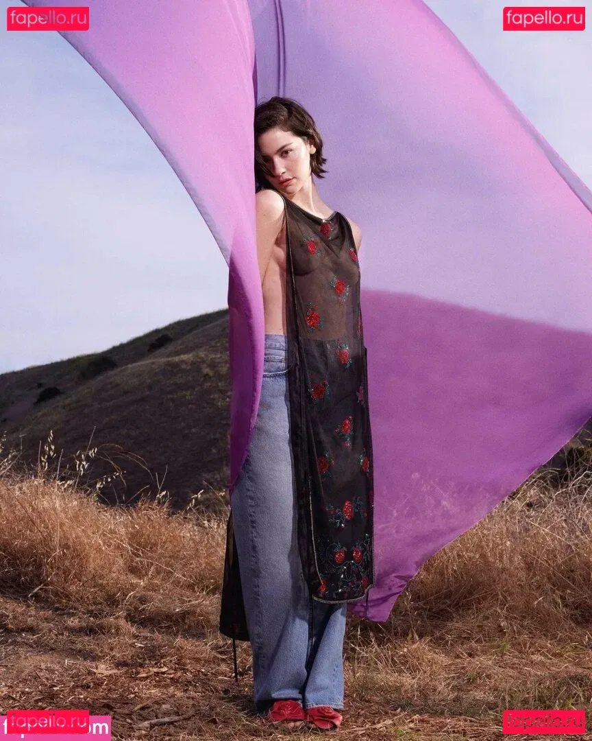 Gracie Abrams Onlyfans Photo Gallery 