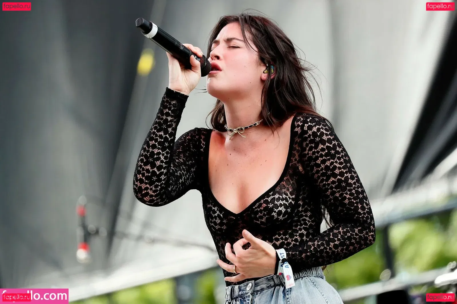 Gracie Abrams Onlyfans Photo Gallery 