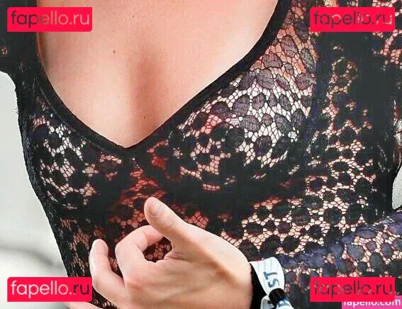 Gracie Abrams Onlyfans Photo Gallery 