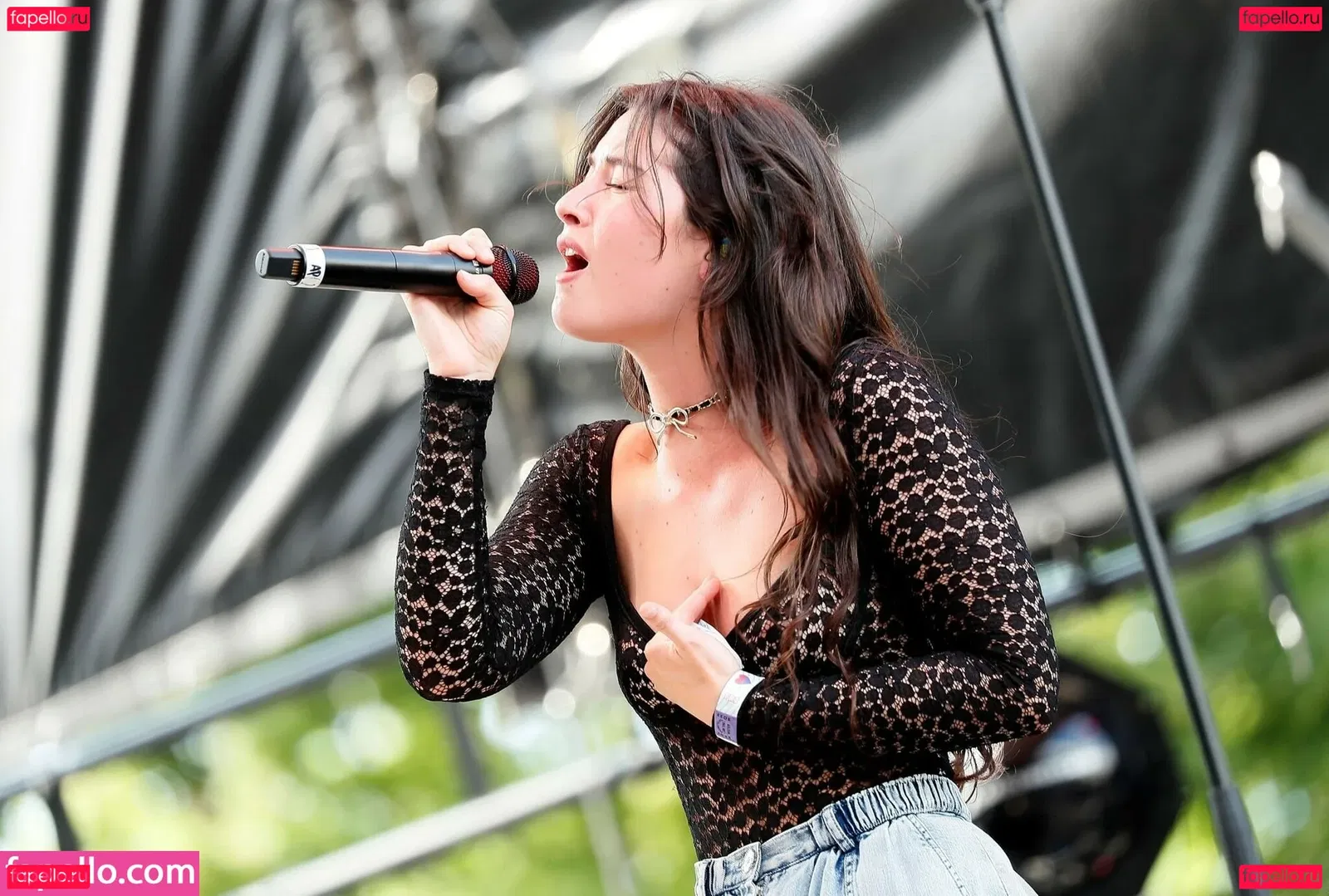 Gracie Abrams Onlyfans Photo Gallery 