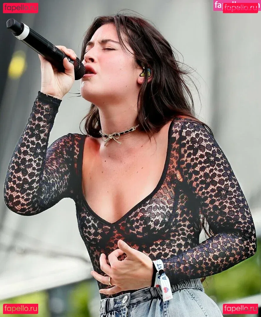 Gracie Abrams Onlyfans Photo Gallery 