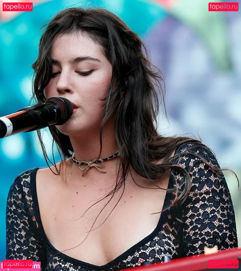 Gracie Abrams Onlyfans Photo Gallery 