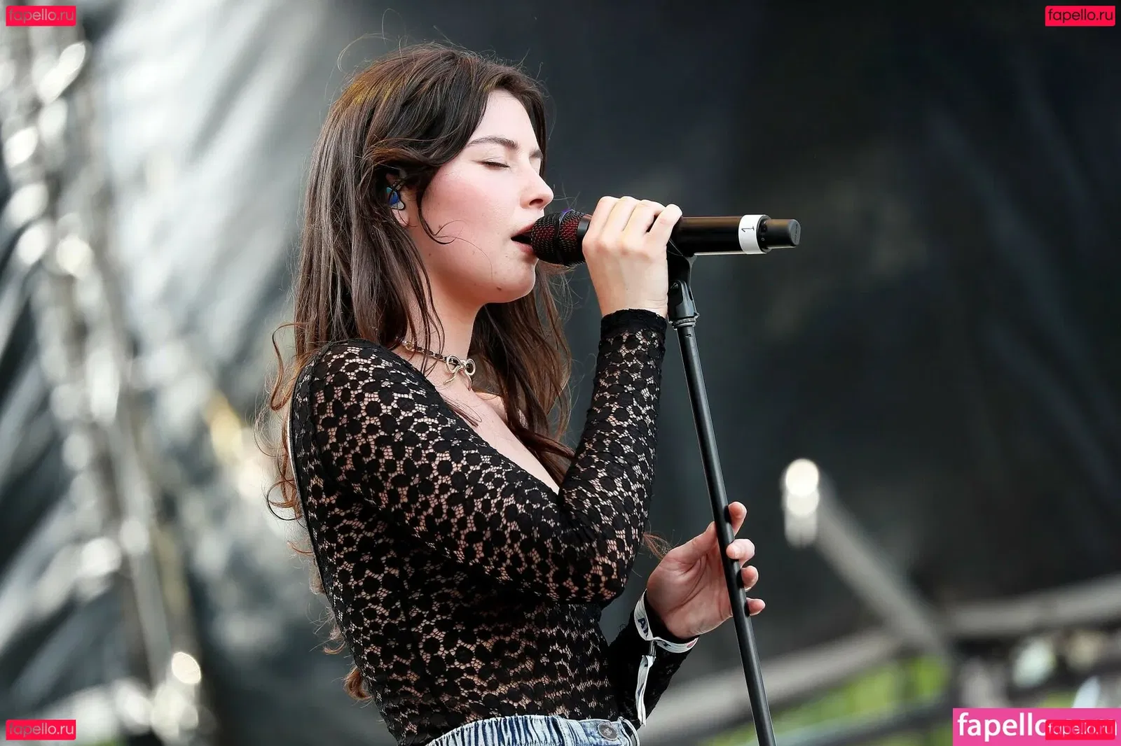 Gracie Abrams Onlyfans Photo Gallery 