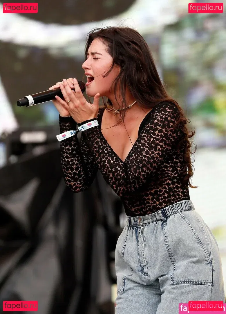 Gracie Abrams Onlyfans Photo Gallery 