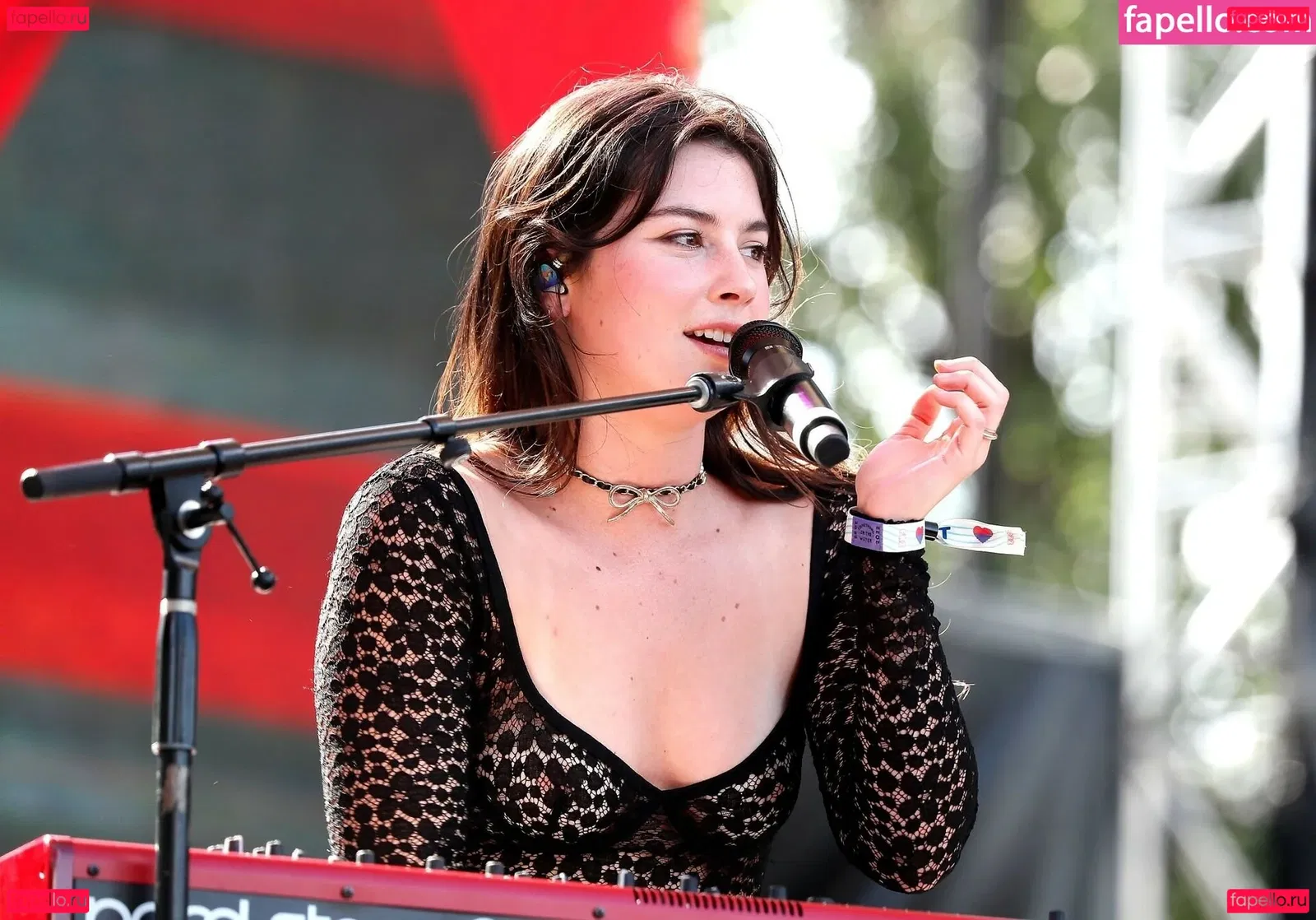 Gracie Abrams Onlyfans Photo Gallery 