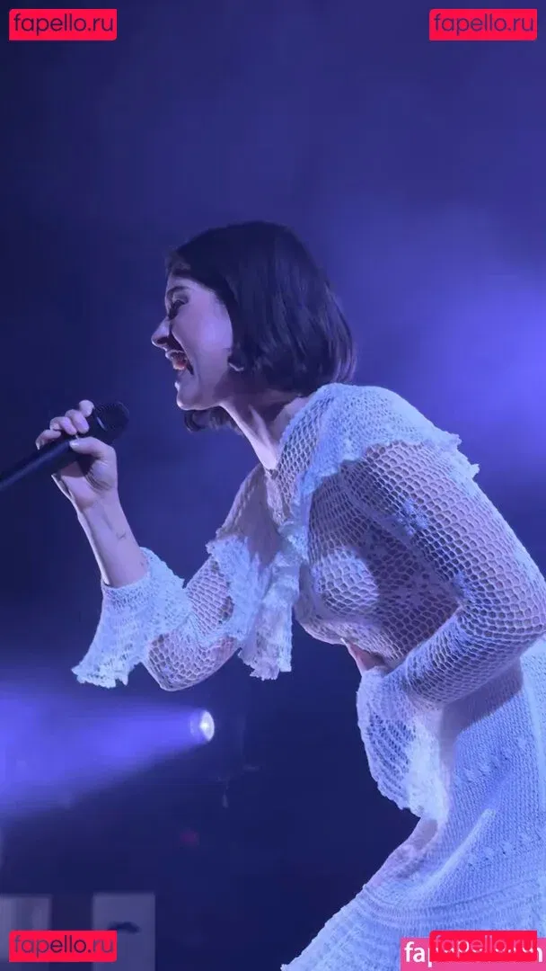 Gracie Abrams Onlyfans Photo Gallery 