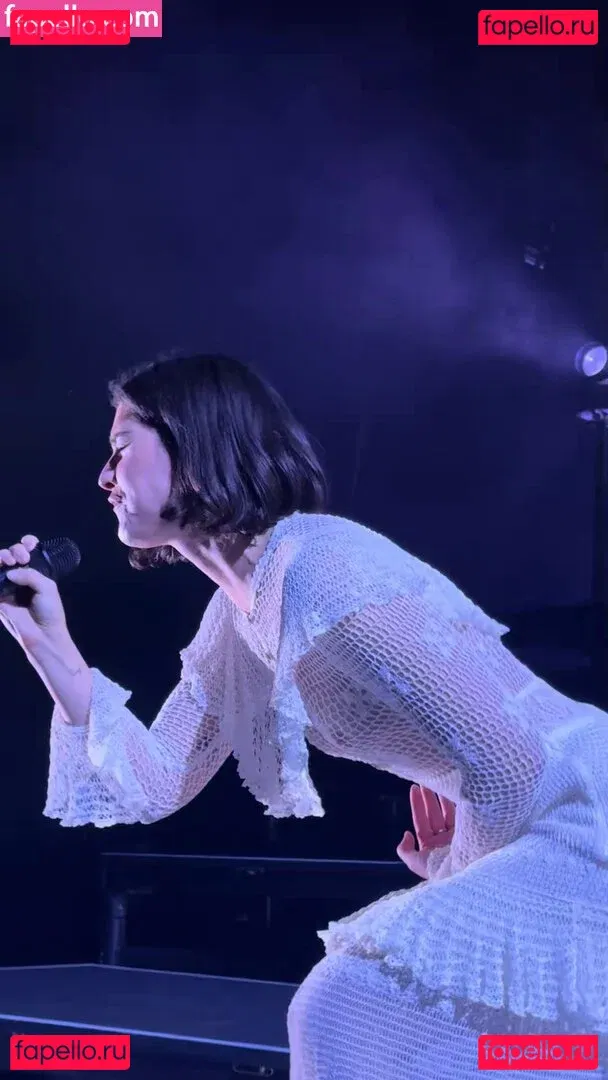 Gracie Abrams Onlyfans Photo Gallery 