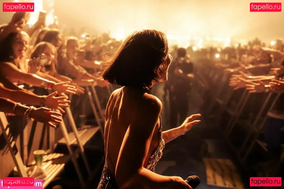 Gracie Abrams Onlyfans Photo Gallery 