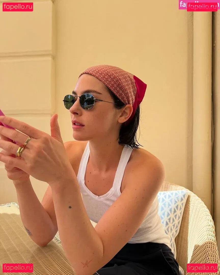 Gracie Abrams Onlyfans Photo Gallery 