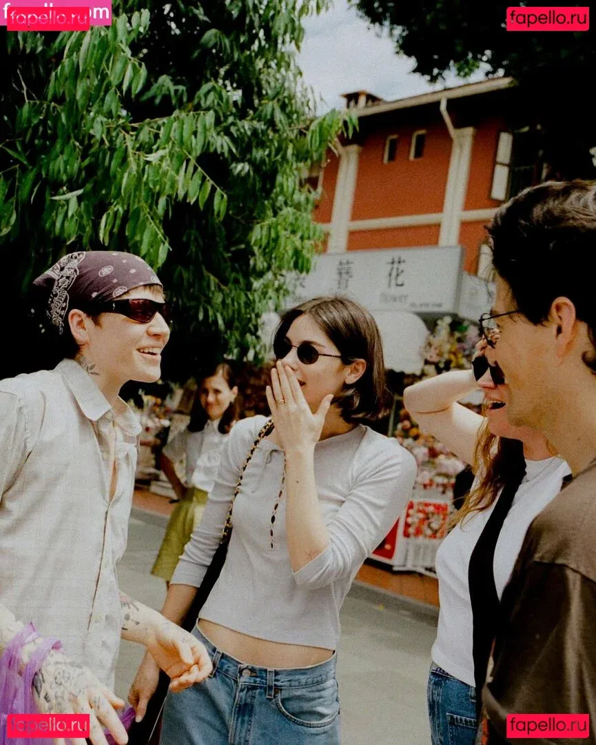 Gracie Abrams Onlyfans Photo Gallery 