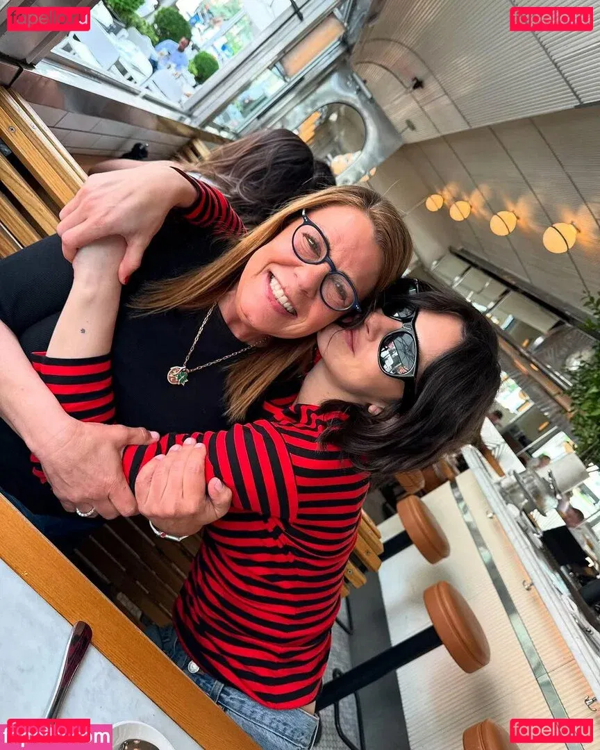 Gracie Abrams Onlyfans Photo Gallery 