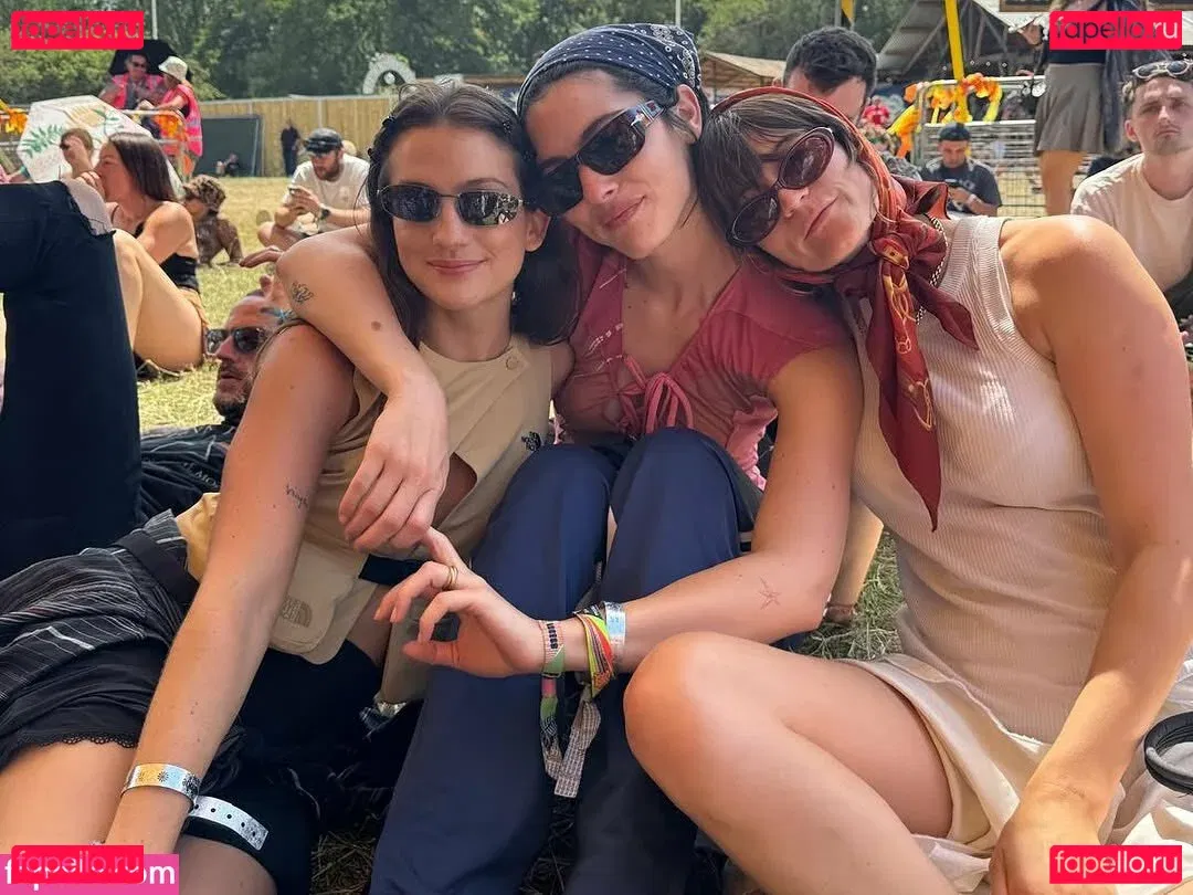 Gracie Abrams Onlyfans Photo Gallery 