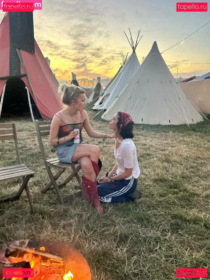 Gracie Abrams Onlyfans Photo Gallery 