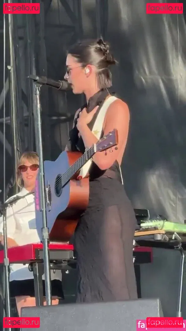 Gracie Abrams Onlyfans Photo Gallery 