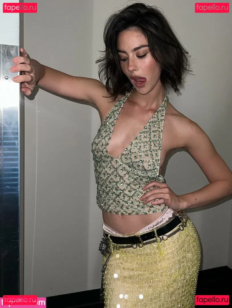 Gracie Abrams Onlyfans Photo Gallery 