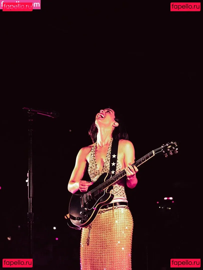 Gracie Abrams Onlyfans Photo Gallery 